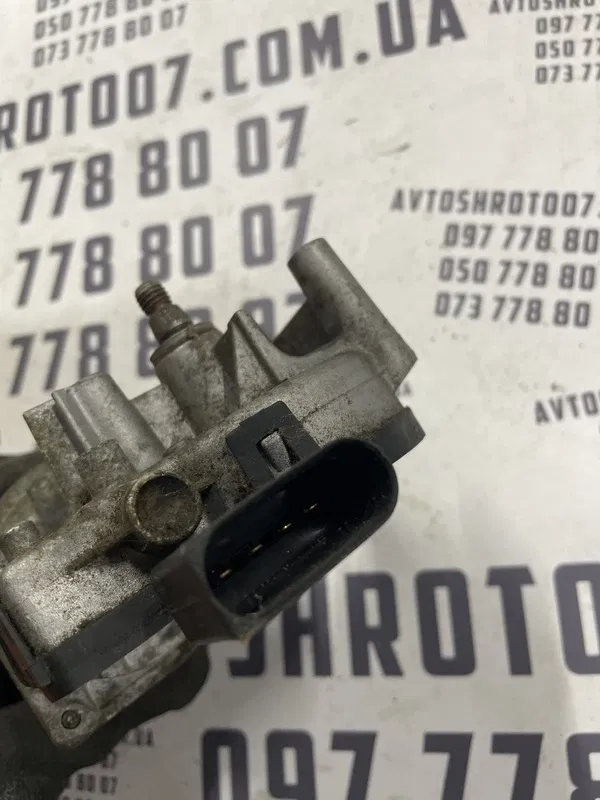 Мотор двірників Skoda Rapid (12–19) Передній OEM 5JB955113A