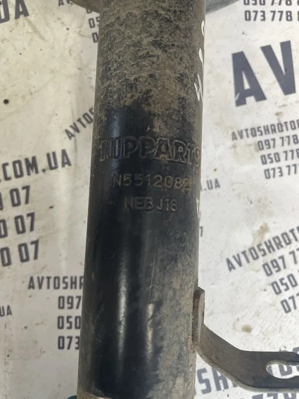 Стійка Citroen C1 (05-14) 1.0 Benz Прав Пер OEM B000771380