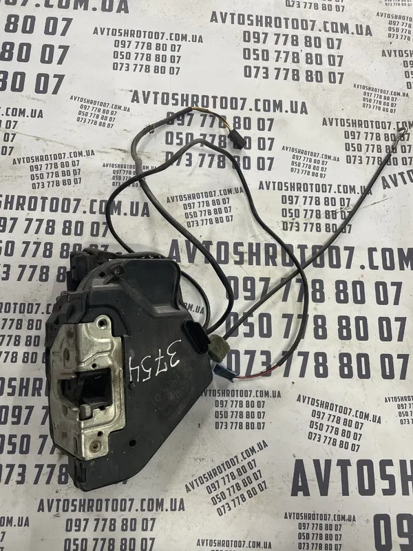 Замок дверей Mercedes CLS W219 (04-10) задня права OEM R1010