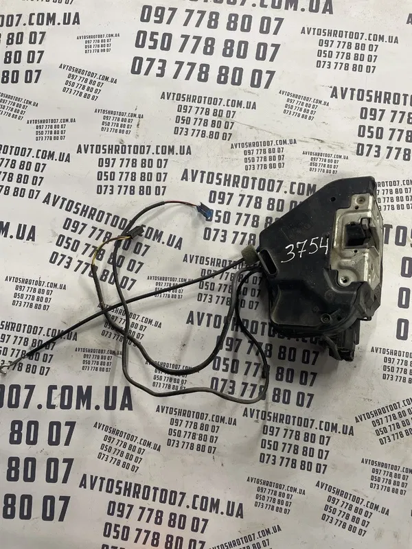 Замок дверей Mercedes CLS W219 (04-10) задня права OEM R1010