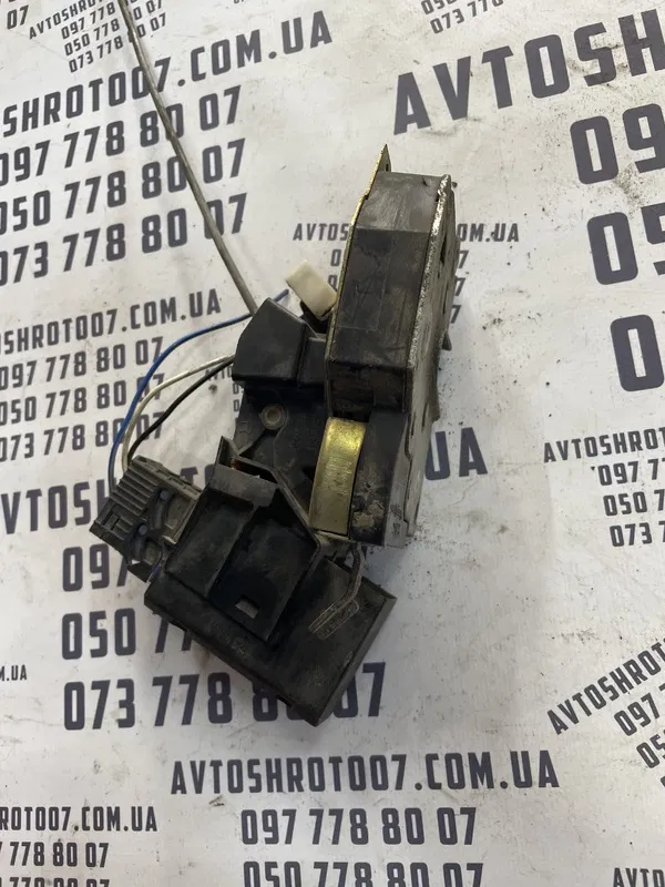 Замок дверей BMW 316i E36 (90-00) задній правий OEM 67111387