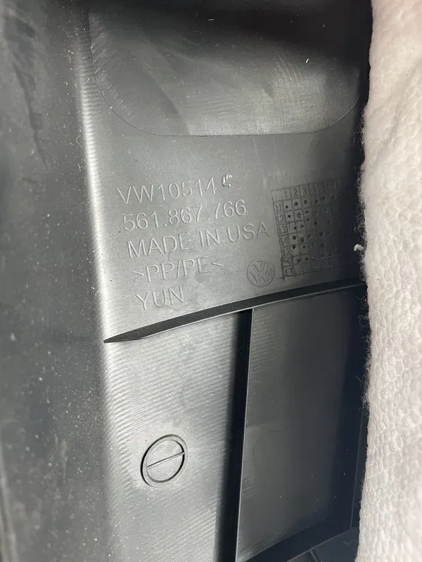 Накладка салону Volkswagen Passat B8 USA (11-19) 561867766
