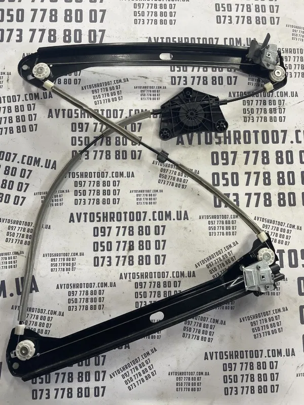 Склопідіймач VW Passat B8 USA 11-19 перед. прав. 561837462d