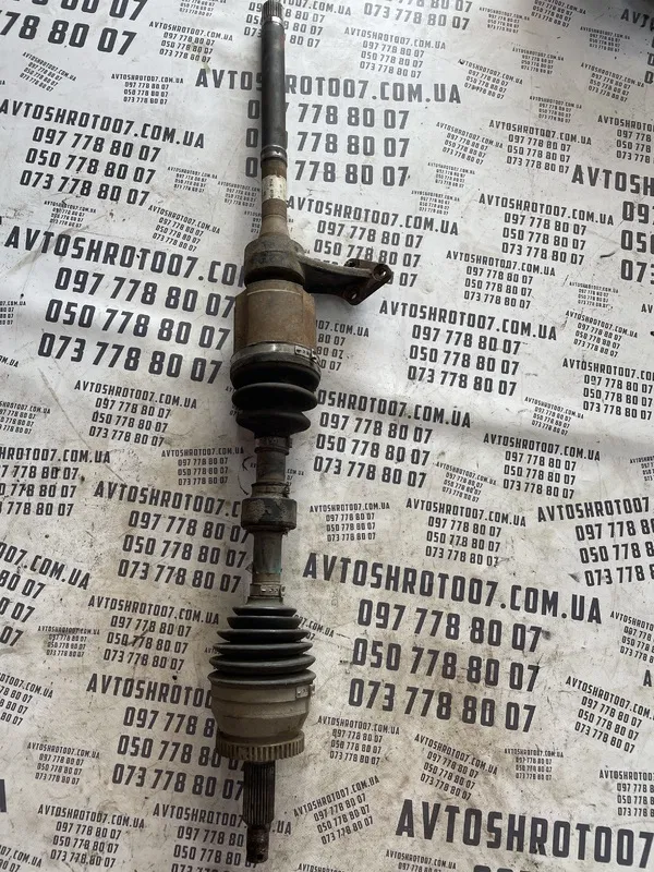 Привід Kia Sorento 2 (09-14) 2.2 tdi пер.пр. OEM 495602P150