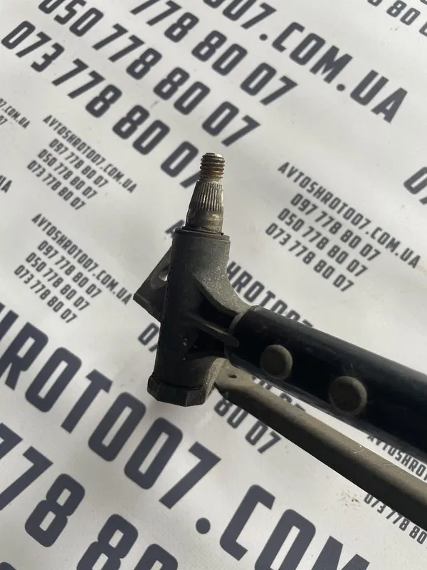 Трапеція склоочисників передня Audi 80 B3 (86-91) 390241097