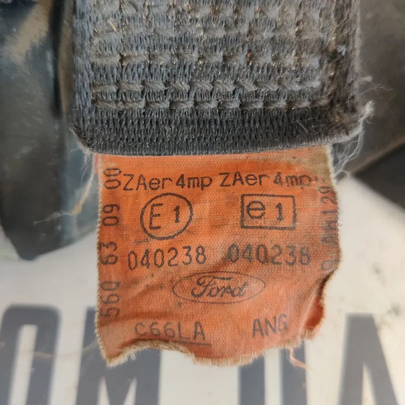 Ремінь безпеки Ford Focus (98-04) перед. лівий OEM 560630900