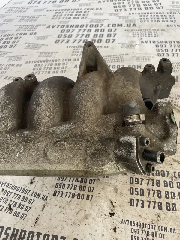 Впускний колектор Audi A6 C4 91-97 2.0 бензин OEM 048133223a