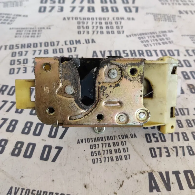 Замок дверей Ford Mondeo 3 (00-07) задня ліва XS41A26413