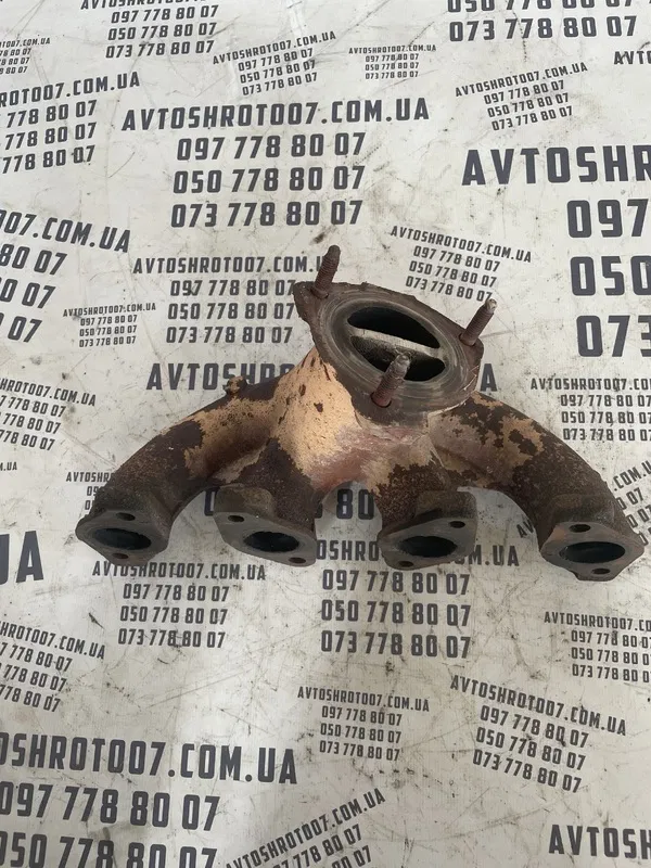 Колектор випускний Citroen Xsara 97-05 1.6 бензин OEM 306572
