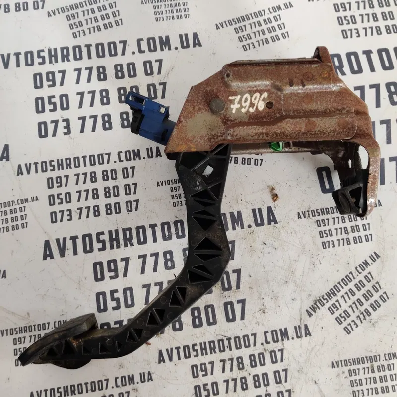 Педаль щеплення Skoda Fabia 2 (07-14) OEM 6Q1721059AH