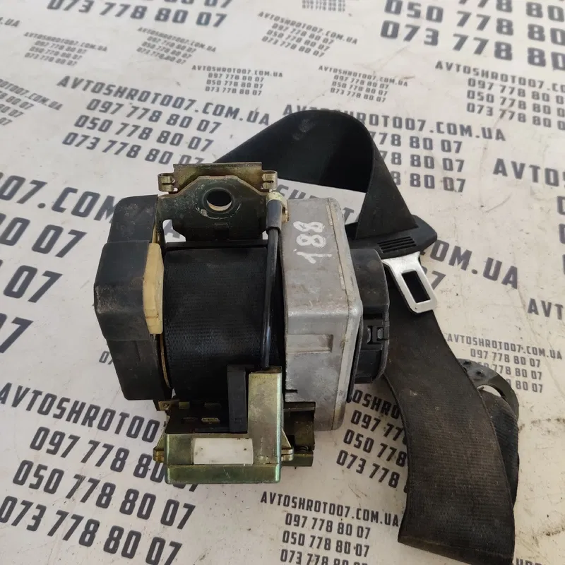 Ремінь безпеки Volkswagen Passat B5 задній правий OEM 64684
