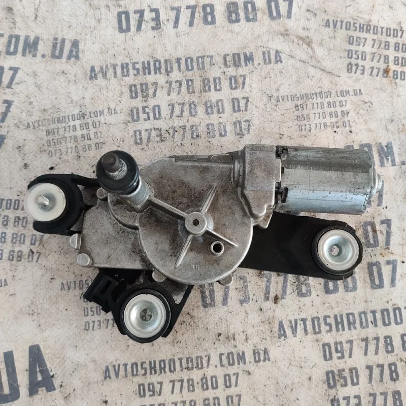 Мотор склоочисників Mazda 3 BK (03-09) задній OEM 390201588