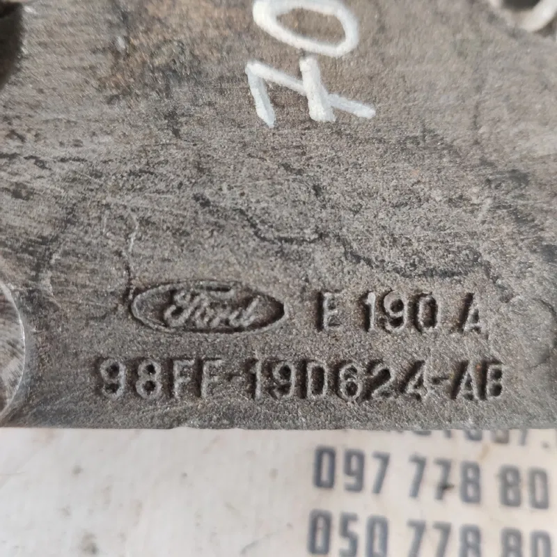 Кронштейн компресора Ford Transit OEM 98ff19d624ab