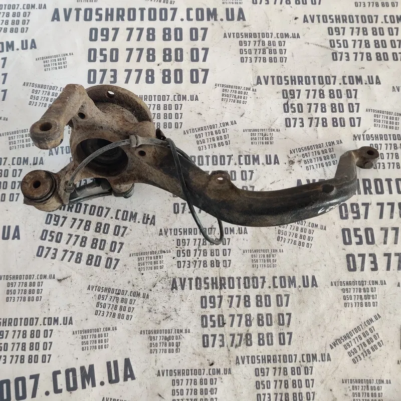 Цапфа задня ліва VW Passat B5 (96-05) OEM 8A0505435CD