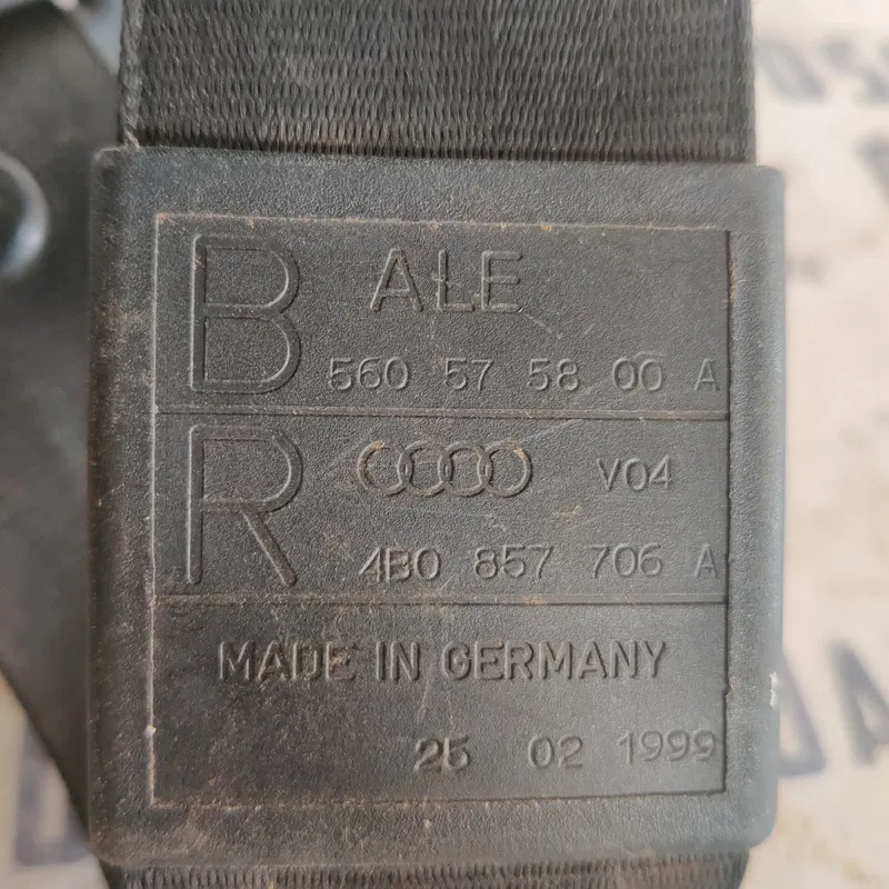 Ремінь безпеки Audi A6 C5 (97-05) пер. правий OEM 4b0857706a
