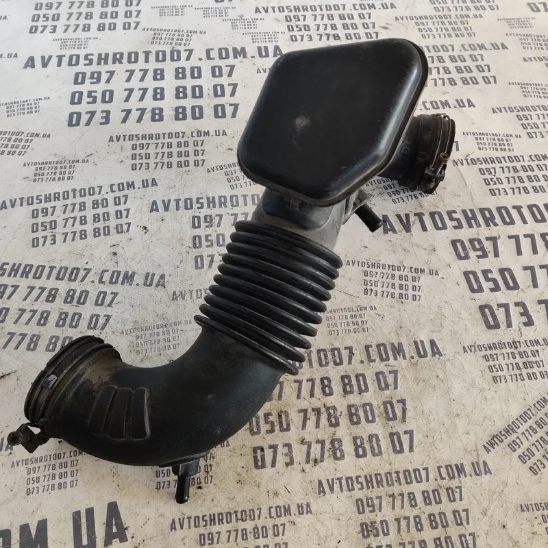 Патрубок повітр. Hyundai Santa Fe 12-18 2.4 OEM 281302w200