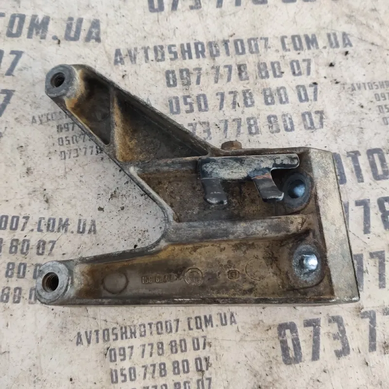 Кронштейн двигуна BMW 316i E36 (90-00) 1.6 OEM 1739351