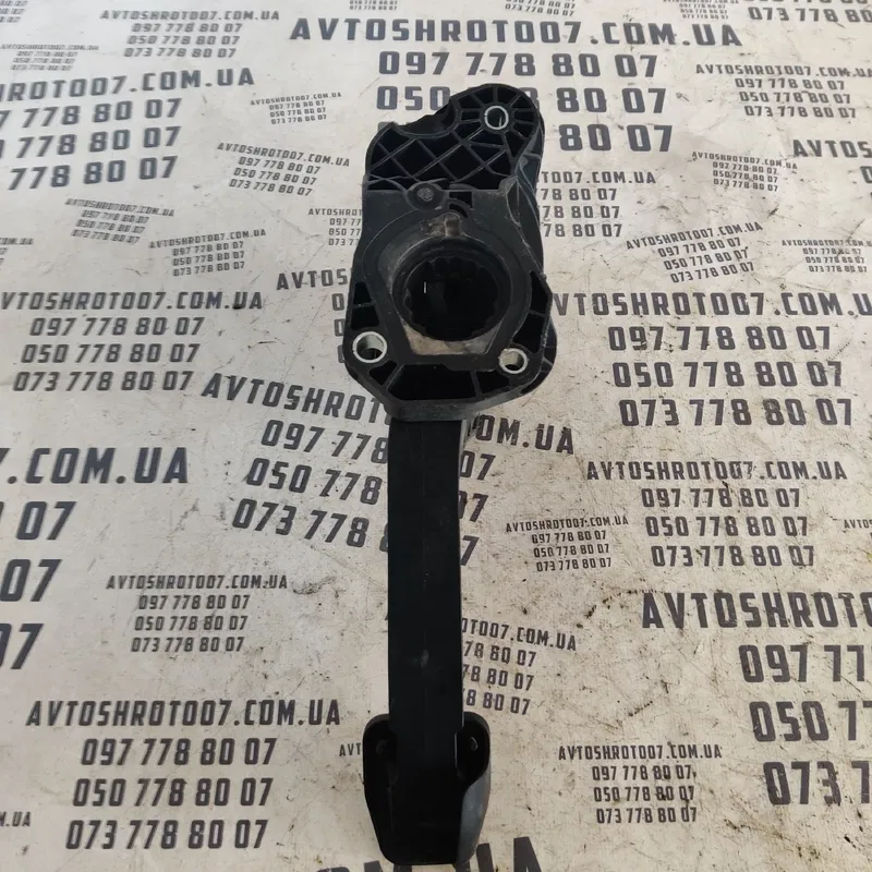 Педаль щеплення Skoda Octavia A5 (04-13) OEM 1K0721796E