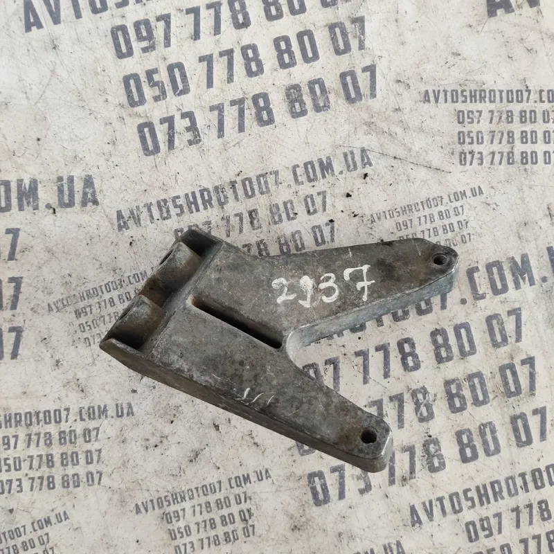 Кронштейн двигуна BMW 316i E36 (90-00) 1.6 OEM 1739351