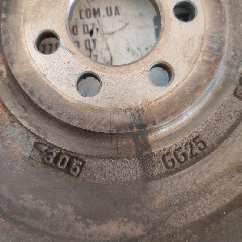 Маховик Volkswagen Golf 4 OEM r030105271d