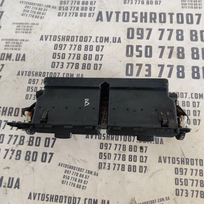 Дефлектор обдуву салону Audi A6 C5 (97-05) OEM 4B1820951