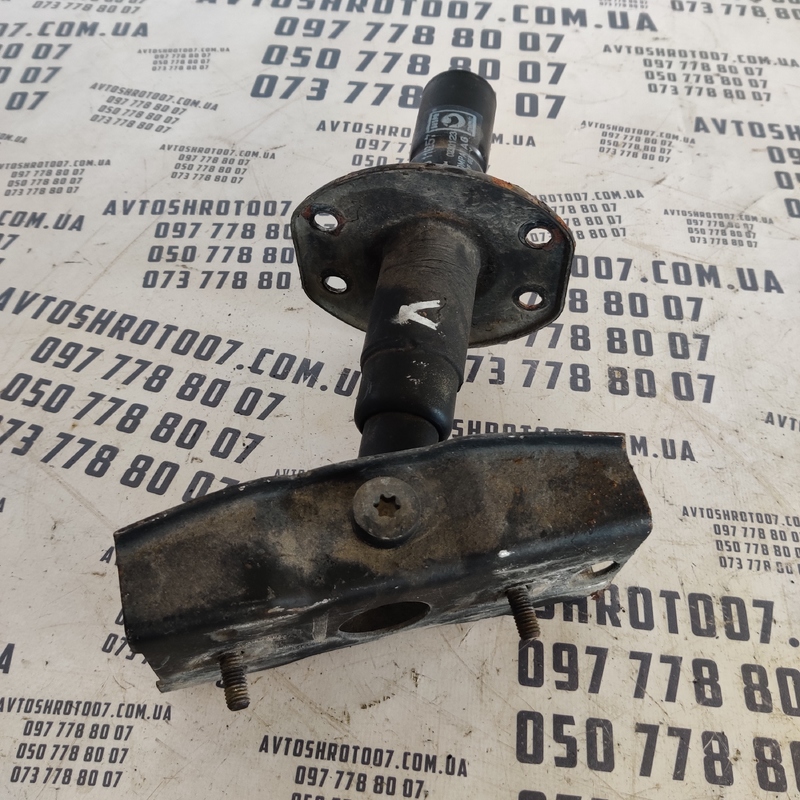 Кронштейн бампера BMW 3 E36 90-00 316i лів. OEM 51118119257 фото 2