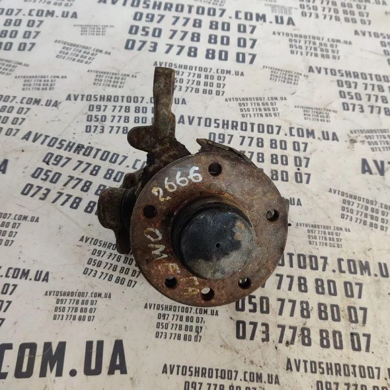 Цапфа Opel Omega B (94-03) передня права OEM 12008822LE