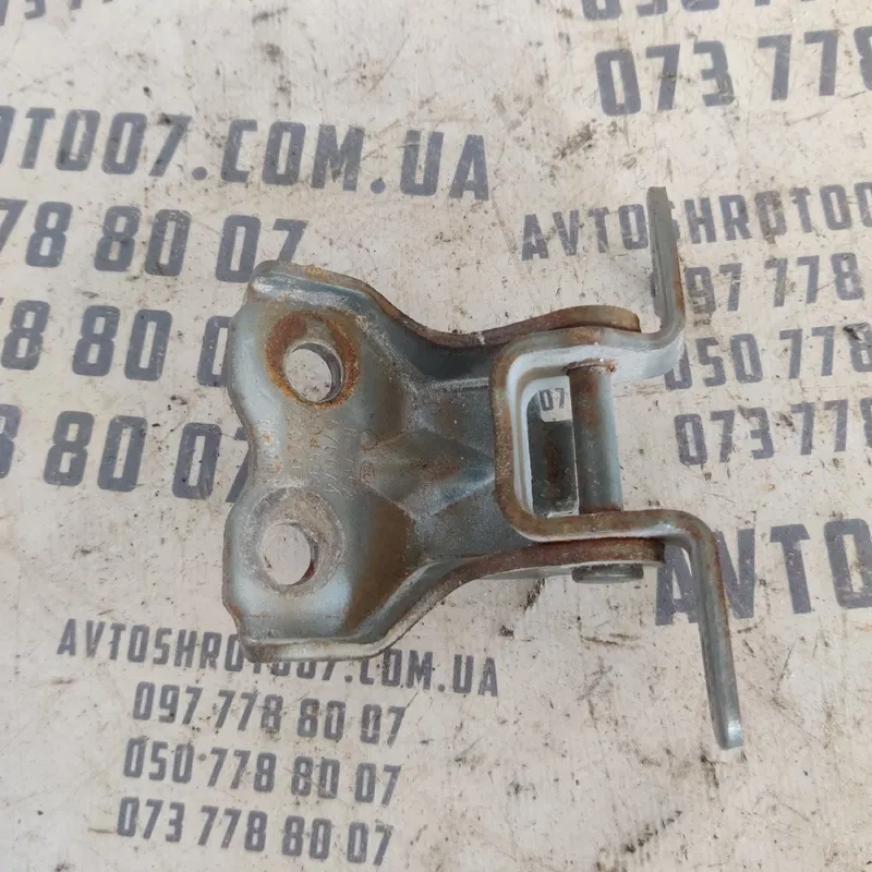 Завіса дверна Geely MK (06-16) 1.5 перед. права OEM 110401