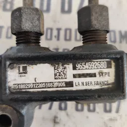 Паливна рейка Mazda 3 BK (03-09) OEM 9654592680 фото 3