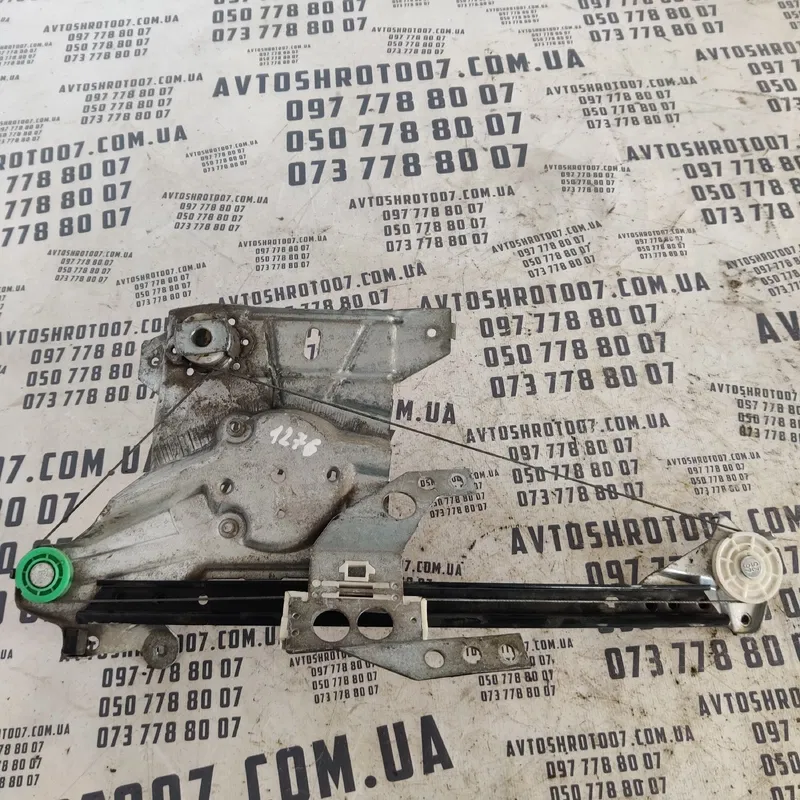 Склопідіймач Audi A4 B5 (94-01) задній лівий OEM 8D0839399A