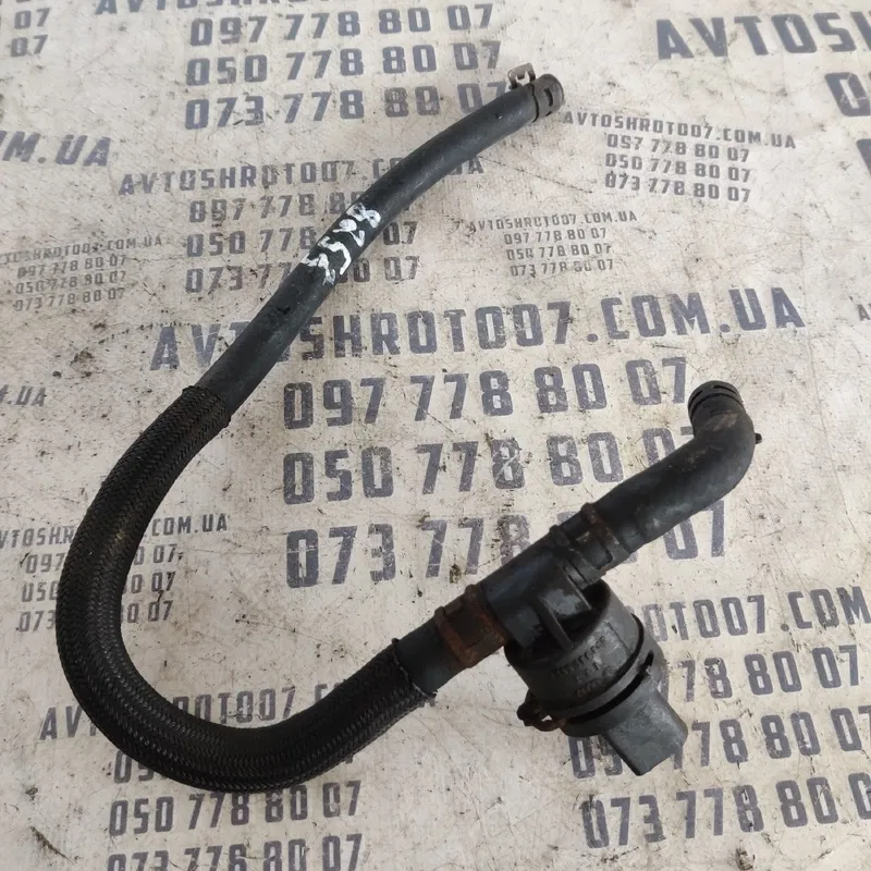 Клапан вакуумний Audi A8 D2 (94-02) 389060818