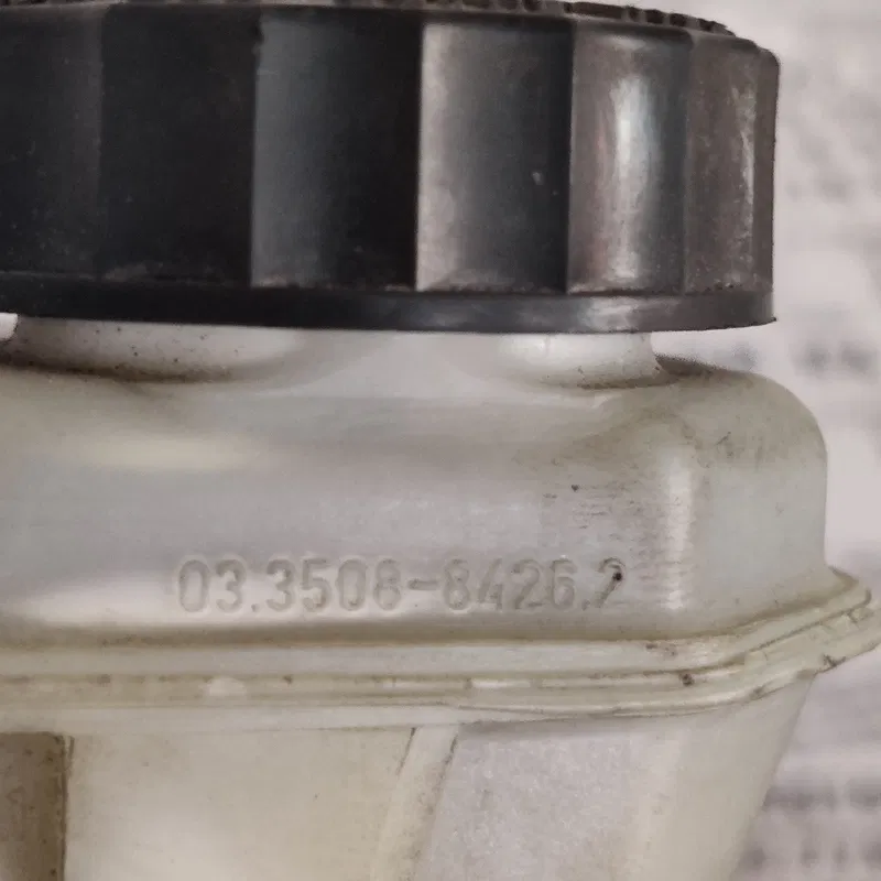 Головний тормозний циліндр BMW 320 E46 OEM 3350884451