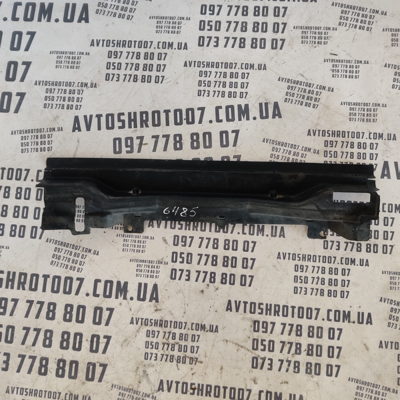 Накладка салону BMW 320 E46 (98-05) OEM 51718211467