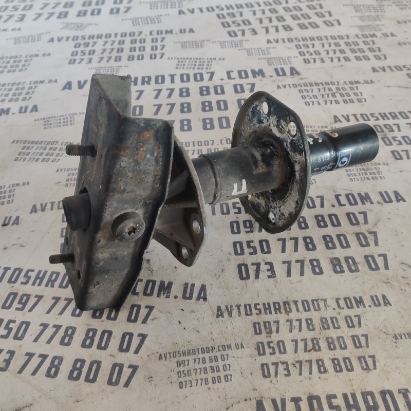 Кронштейн бампера BMW E36 (90-00) 1.6 пр пер OEM 51118119258