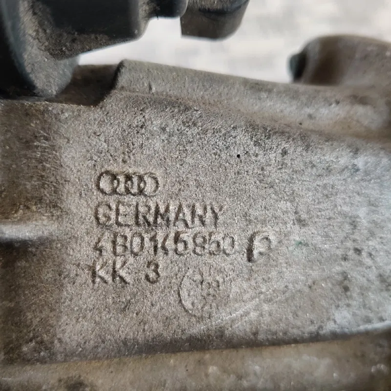 Дросельна заслонка Audi A6 C5 (97-04) OEM 4b0145950
