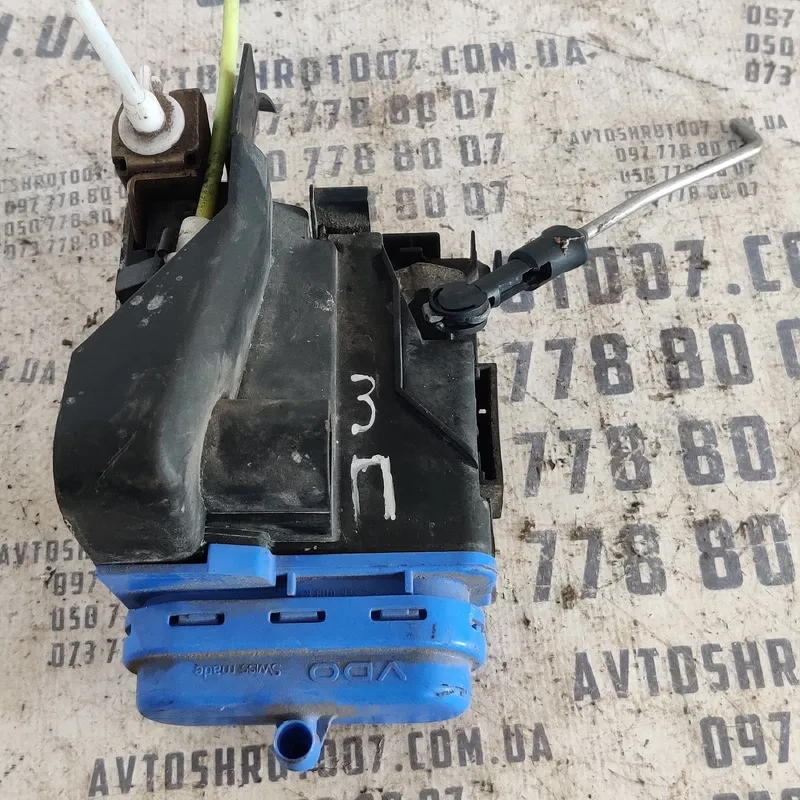 Замок дверей Audi A4 B5 (94-01) задня права OEM 8D0839016A