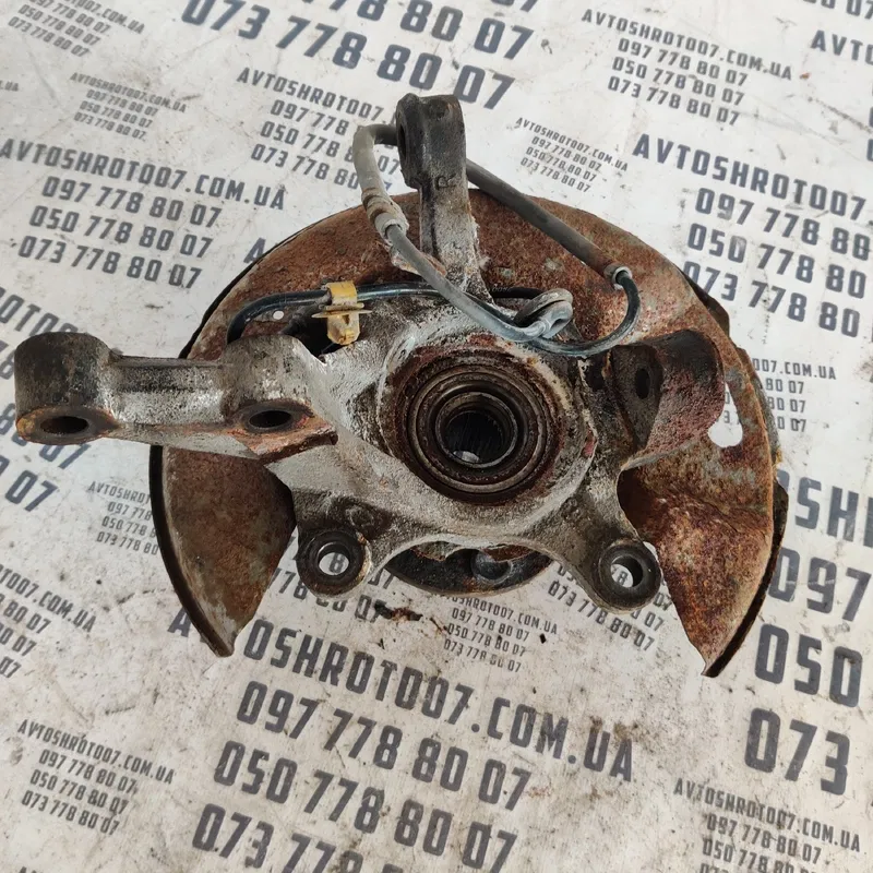 Поворотний кулак Geely MK (06-16) 1.5 бенз пр OEM 1014001998