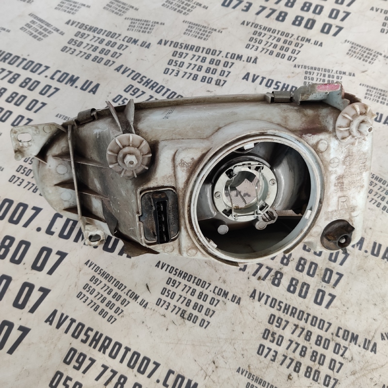 Фара Volkswagen Golf 3 (91-98) передня права OEM 084411111r