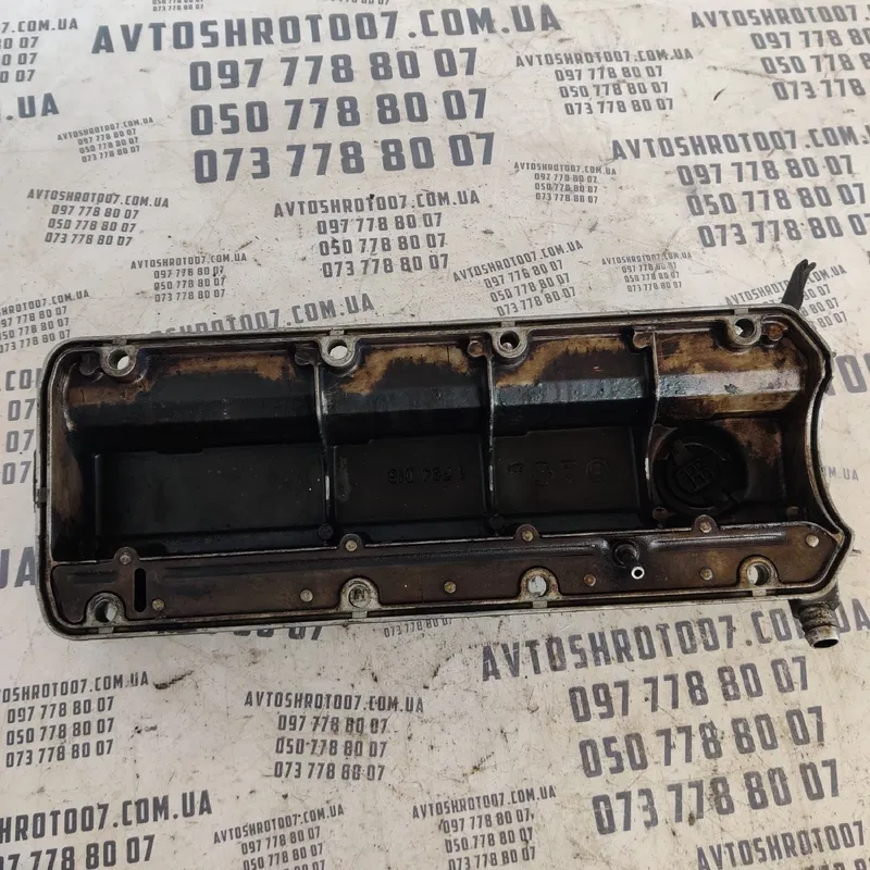 Клапанна кришка BMW 316 E36 (90-00) 1.6i OEM 1734010