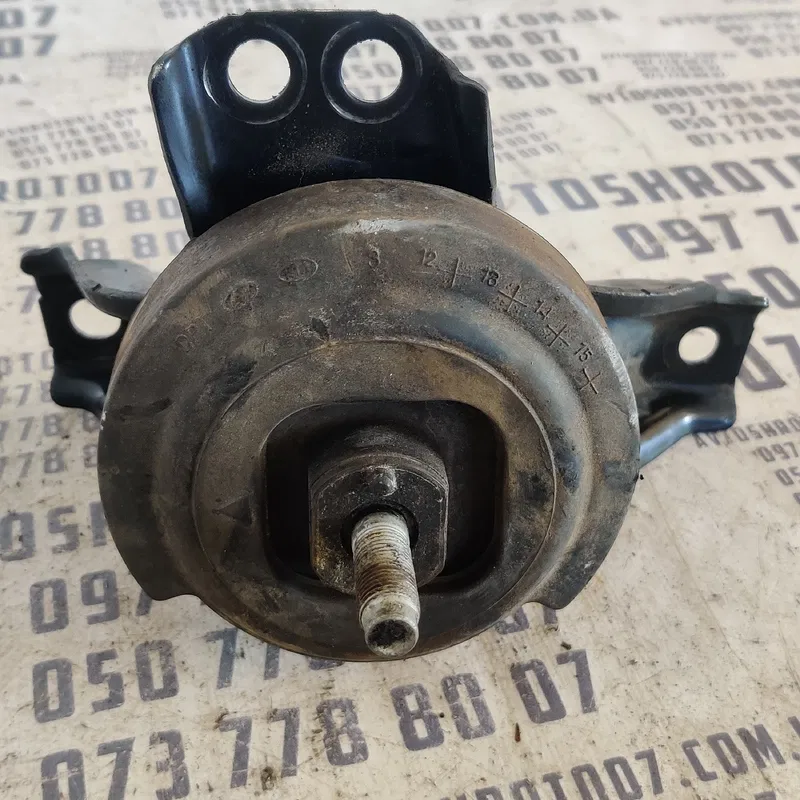 Подушка двигуна Hyundai Santa Fe 12-18 2.4 Gdi Права 7788007