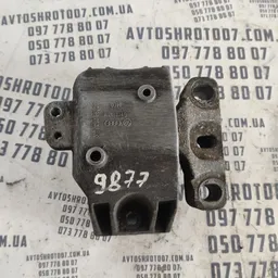 Подушка двигуна Skoda Octavia A5 (04-13) права 1J0199262BK