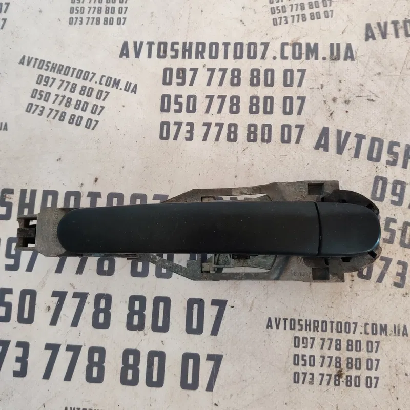 Ручка зовнішня VW Golf 4 (97-05) задня права OEM 3b0837885