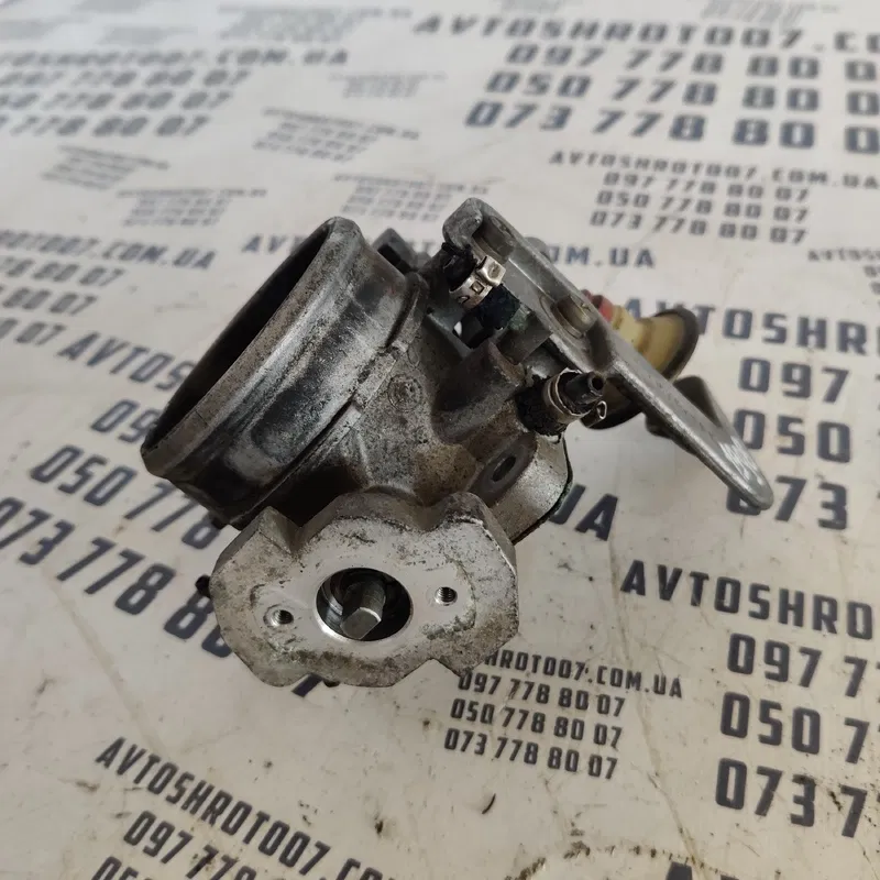 Дросельна заслонка Volkswagen Passat B5 (96-05) OEM 31525201