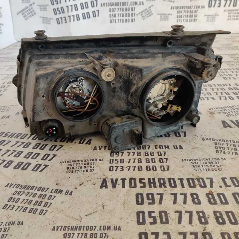 Фара Volkswagen Passat B5 (96-05) передня права OEM 14742600