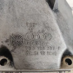 Кронштейн подушки Audi A6 C5 (97-05) ліва OEM 4b0199307f фото 3