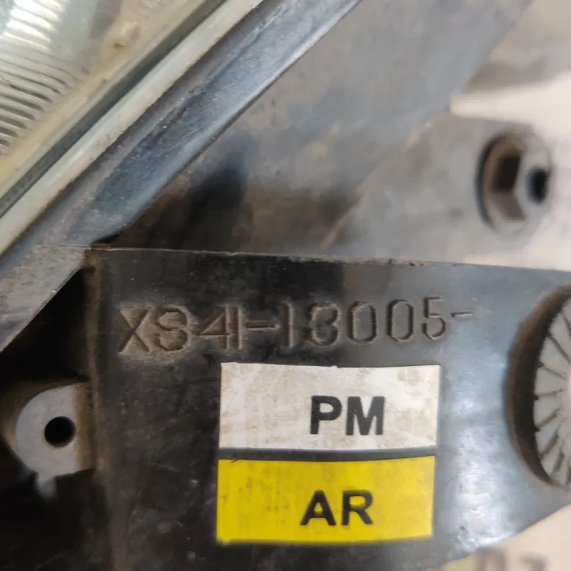 Фара Ford Focus MK1 (98-04) передня права OEM xs4113005