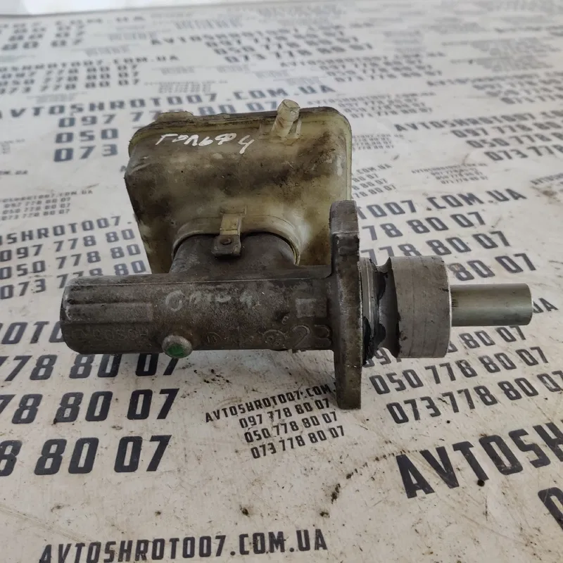 Головний гальмівний циліндр VW Golf 4 (97-06) OEM 21027099