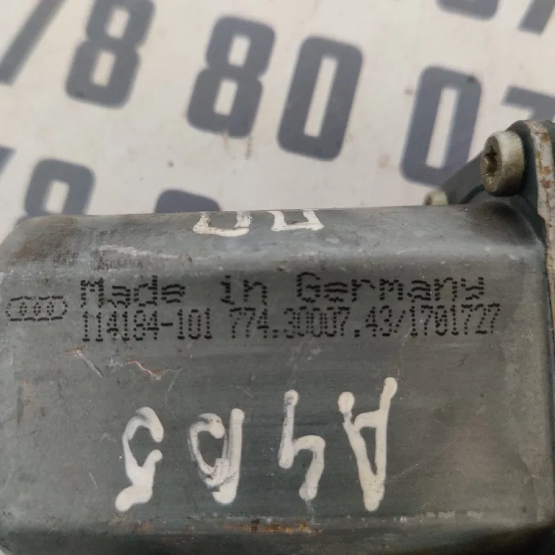 Мотор склопідіймача Audi A4 B5 передній правий OEM 536001401