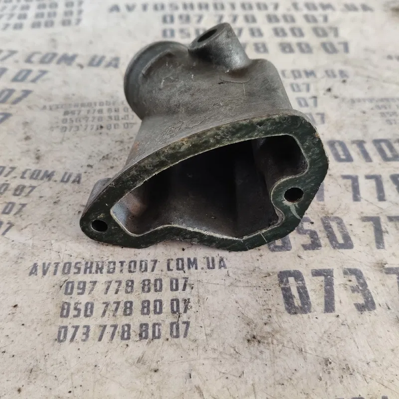 Фланець охолодження Mercedes Vito 96-03 2.3 OEM r6012032431