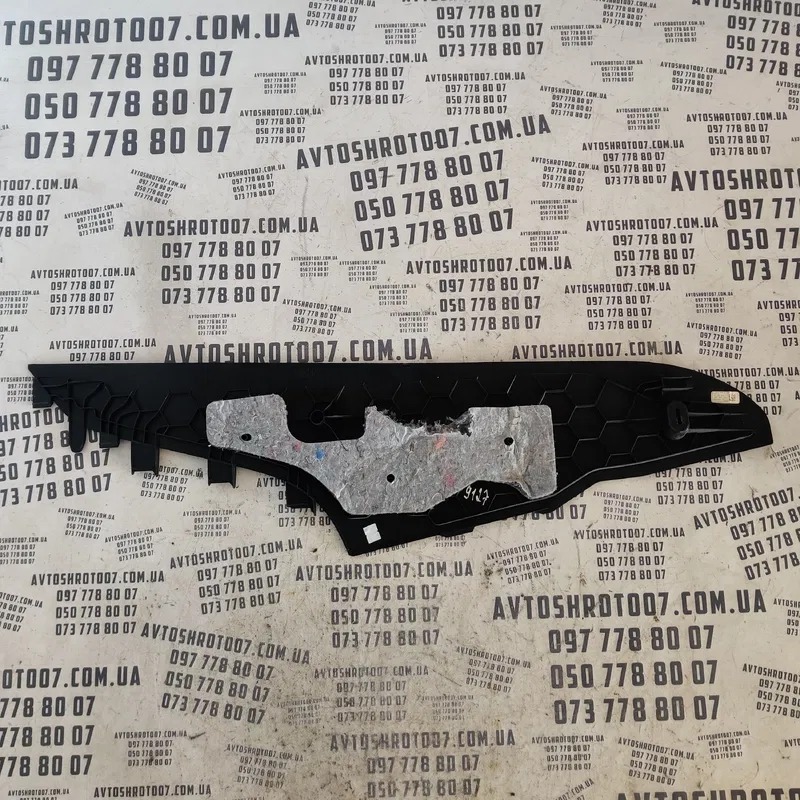 Накладка салону VW Passat B8 USA права передня OEM 5038147